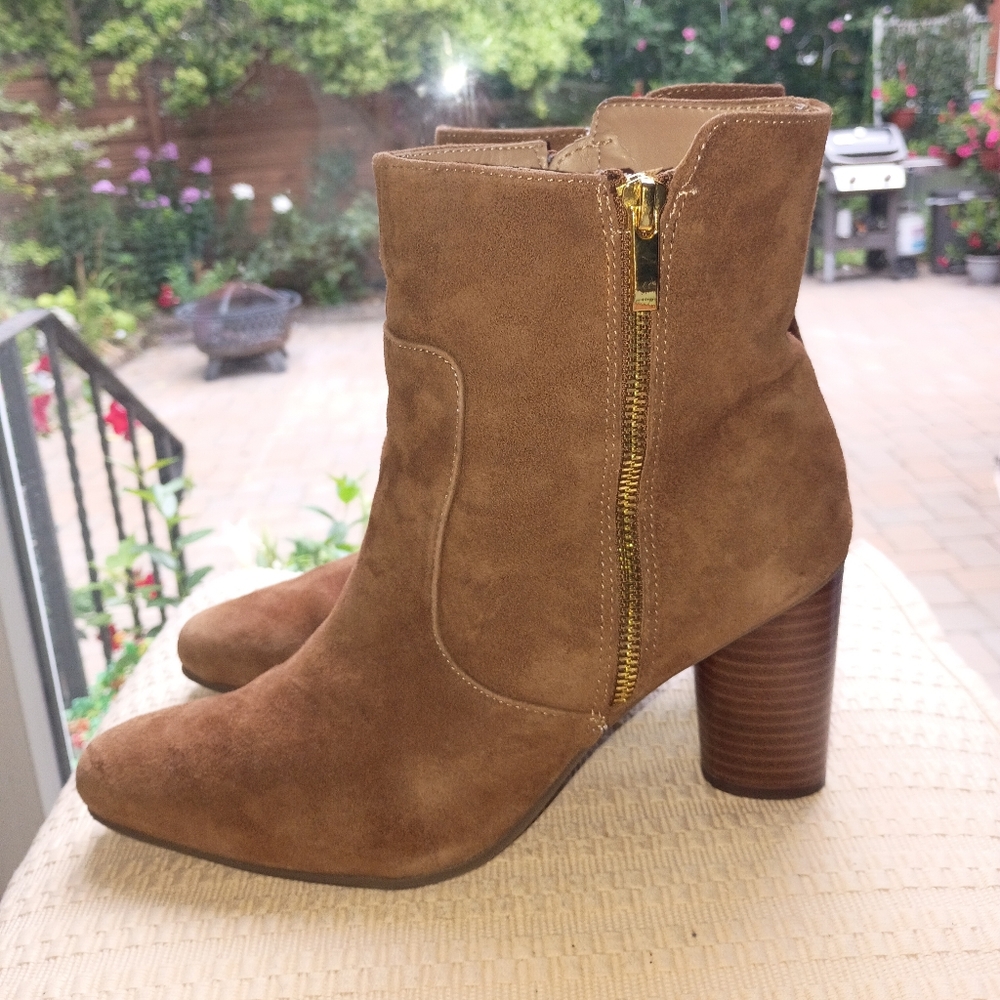 Aerosoles Brown Suede Ankle Boots Size 8.5.New Condition